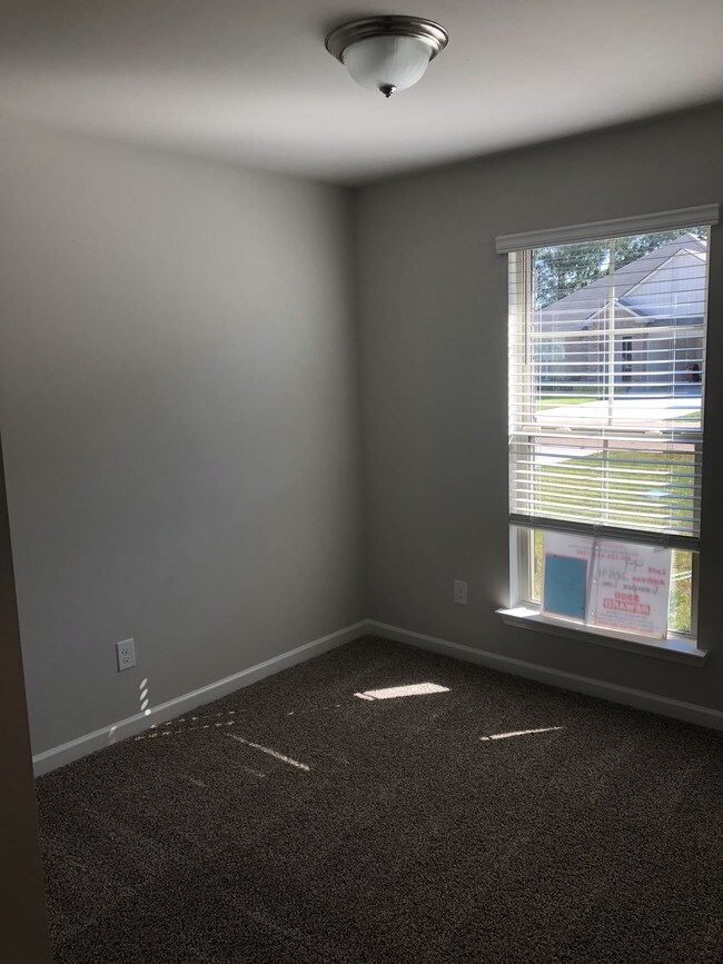 Building Photo - 28441 Evangeline Ln