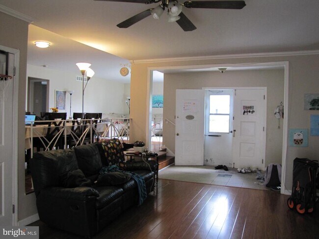 Foto del edificio - 436 Suffolk Dr