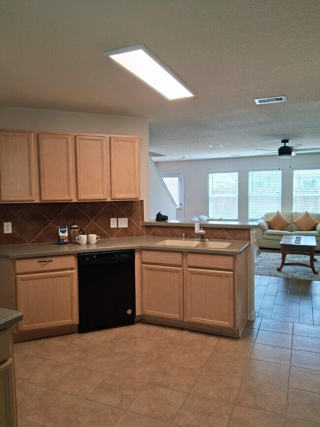 Building Photo - 16855 Accolade Way