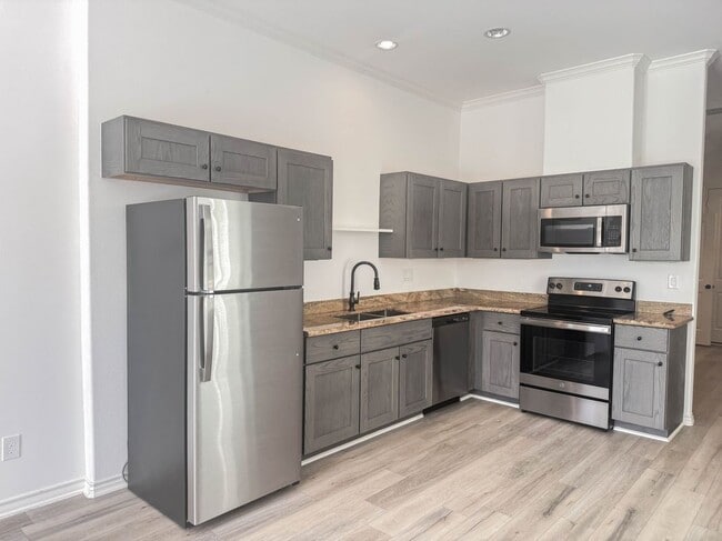 Building Photo - 3233 Real St