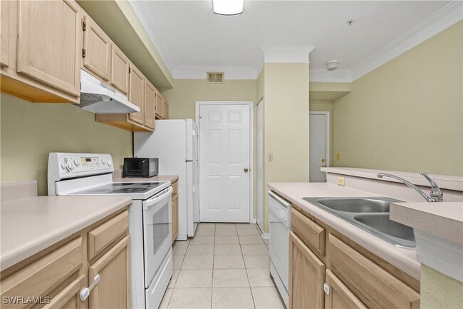 Building Photo - 11510 Villa Grand