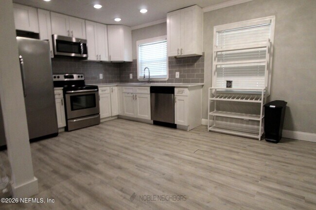 Foto del edificio - 2150 Leon Rd