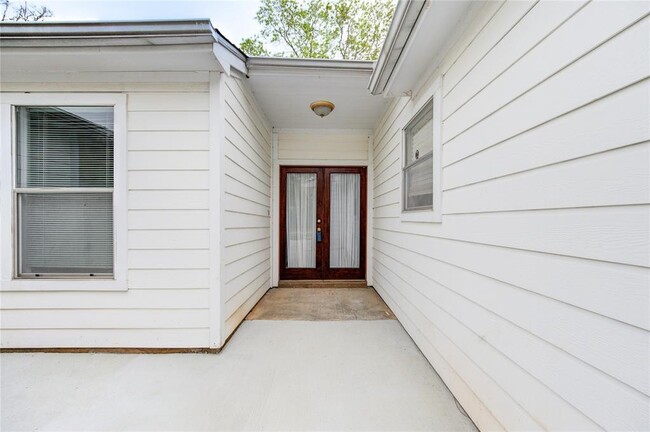 Building Photo - 2950 Jenny Dr