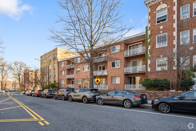 Building Photo - 2727 Adams Mill Rd NW