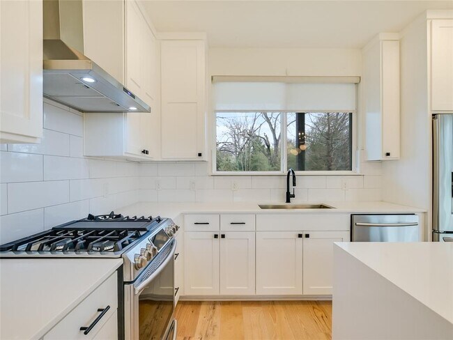 Foto del edificio - 1106 Walton Ln
