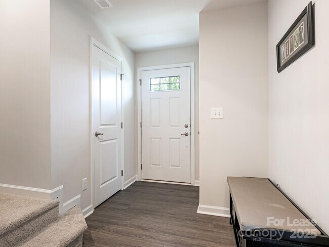 Foto del edificio - 1409 May Apple Dr