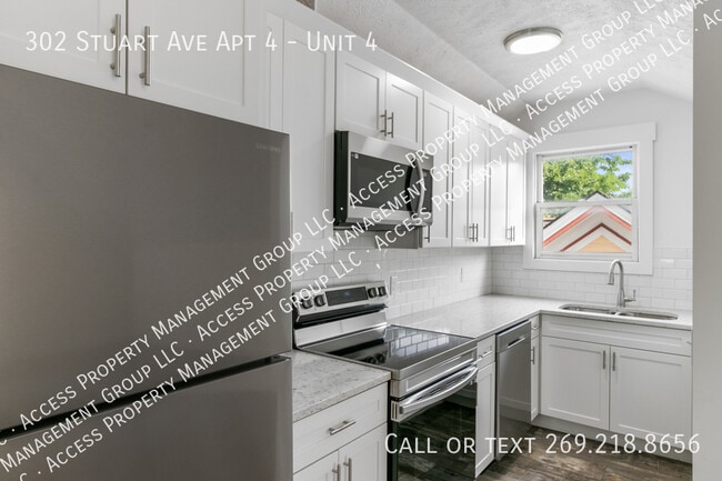 Building Photo - 302 Stuart Ave