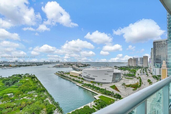 Foto del edificio - 900 Biscayne Blvd