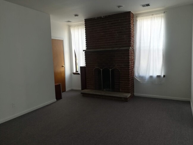 Building Photo - 873 N 26th St
