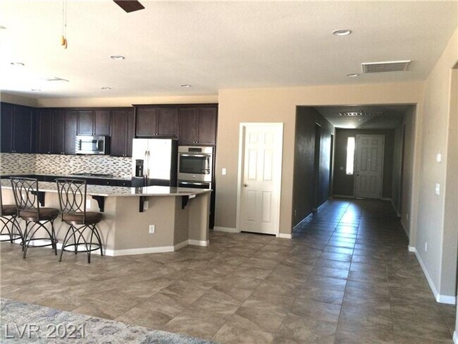 Building Photo - 4 Bed 3 Full Bath. Single Story Home In Ga...