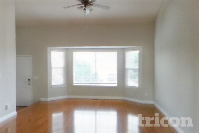 Foto del edificio - 4117 W 30th St Pl