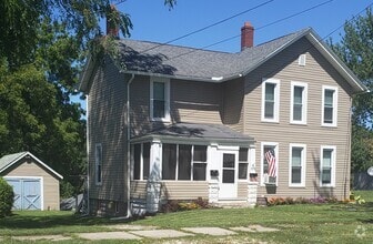 Building Photo - 1313 W 6th St