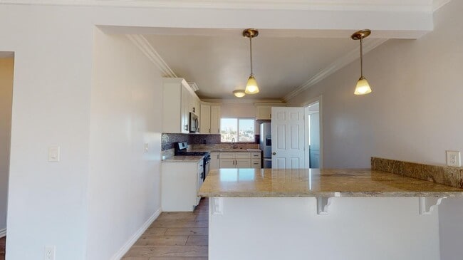 Foto del edificio - Modern & Spacious Home in East LA – Great Value and Prime Location!
