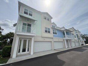 Building Photo - 821 Oak Bend Ln