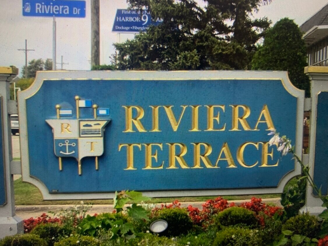 LOCATION, LOCATION, LOCATION - 521 Riviera Dr