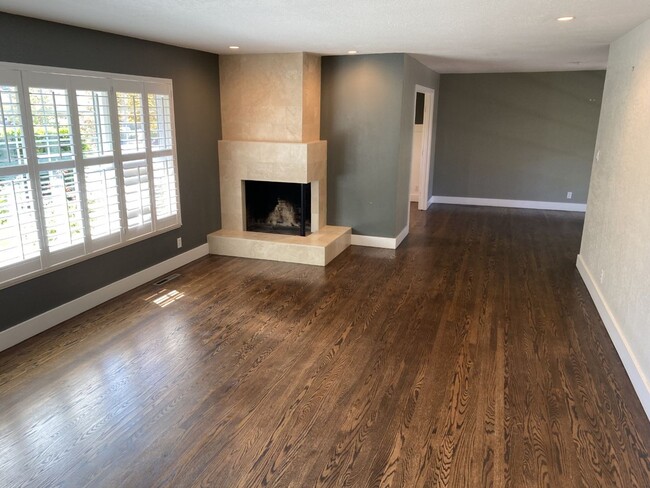 Foto del edificio - Charming 3 bdrm / 2 bath Home, Minutes fro...