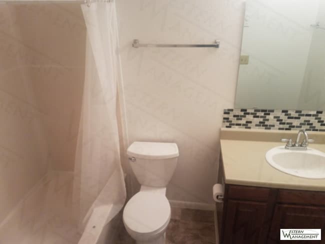 Building Photo - 1584 Governors Blvd