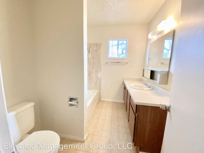 Building Photo - 2306 Chelwood Park Blvd NE