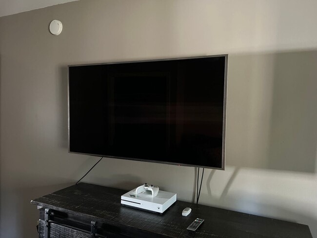 Building Photo - Charming 1BR Duplex in Pittsburgh