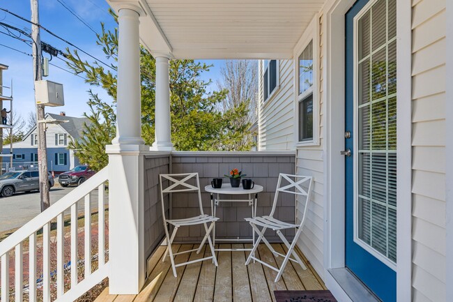 Townhome Front Entrance - Island View Apartments