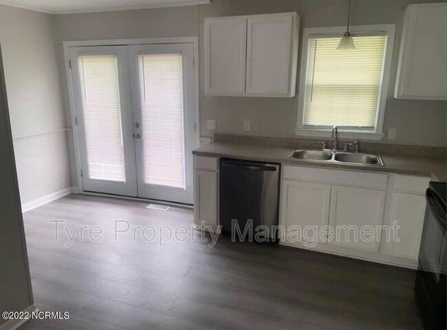 Building Photo - 303-A Alice Drive