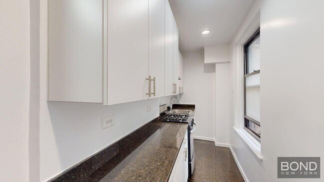 Foto del edificio - 140 W 55th St