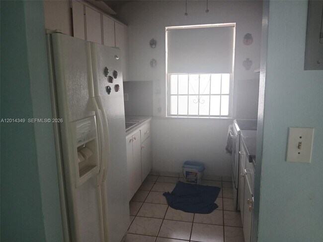Foto del edificio - 1154 W 35th St