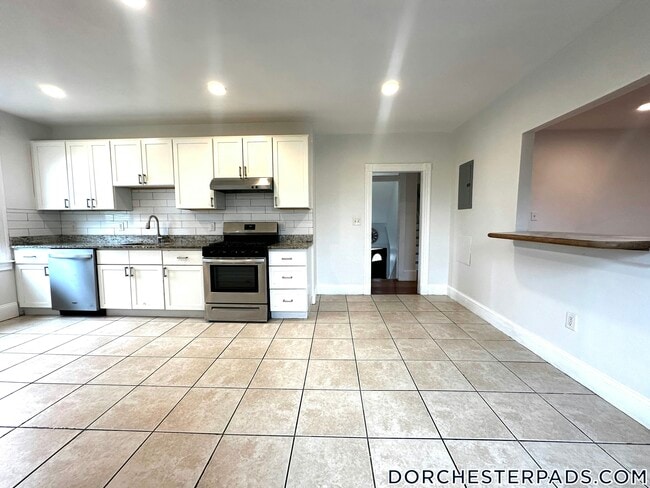 Building Photo - 30 Humphreys Pl