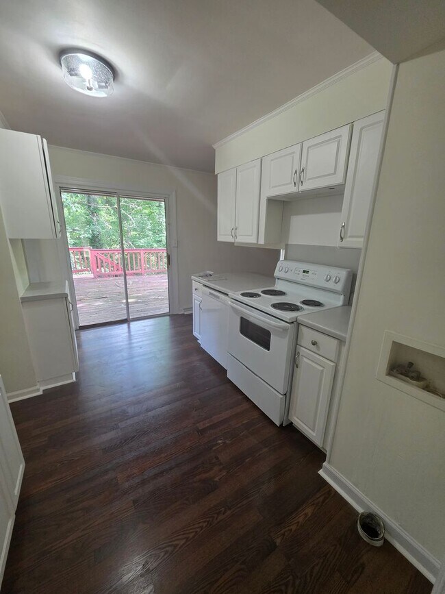 Foto del edificio - 3310 Hillside Dr