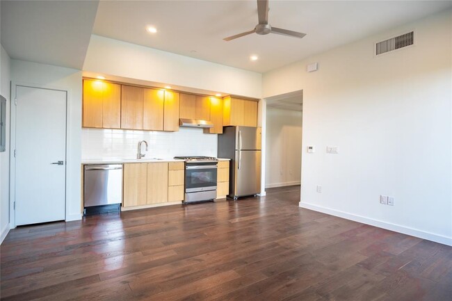 Foto del edificio - 1322 E 12th St