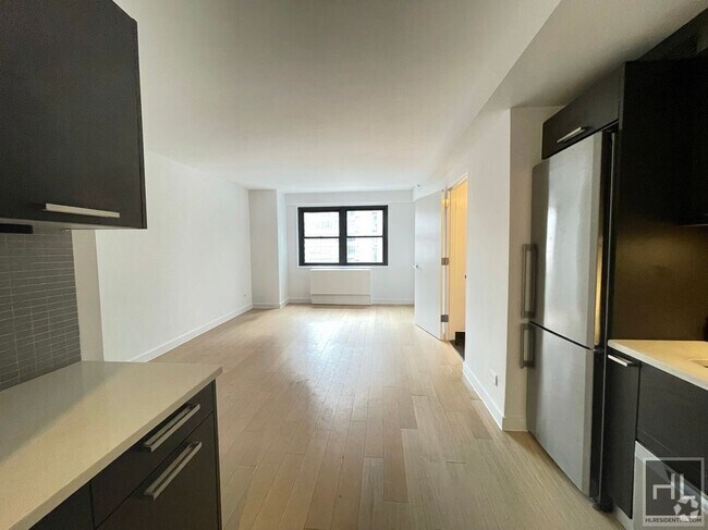 Building Photo - East 39th Street
