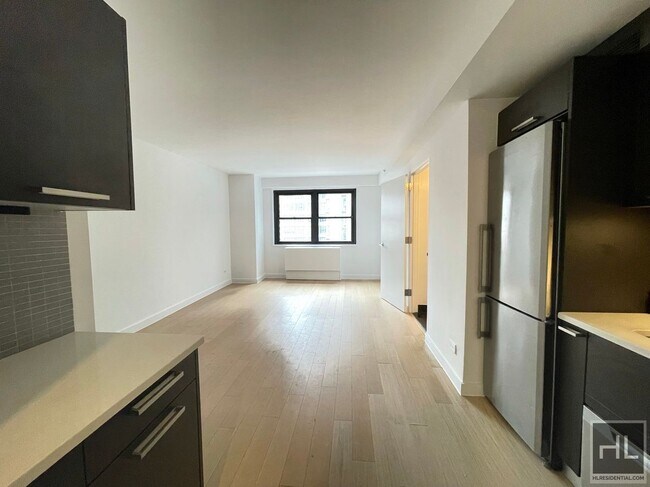Building Photo - East 39th Street