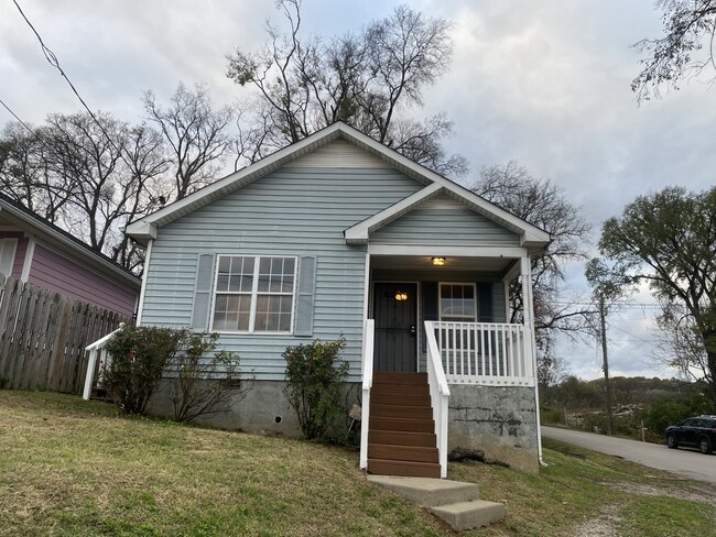 Front of house - 1836 Glade St