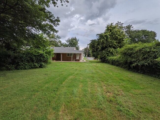 Building Photo - 1201 Schumacher Dr
