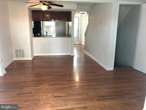 Building Photo - 19457 Zinnia Cir