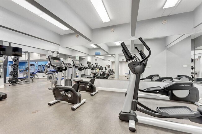 Building Photo - 1904 S Ocean Drive 1807, Hallandale Beach,...