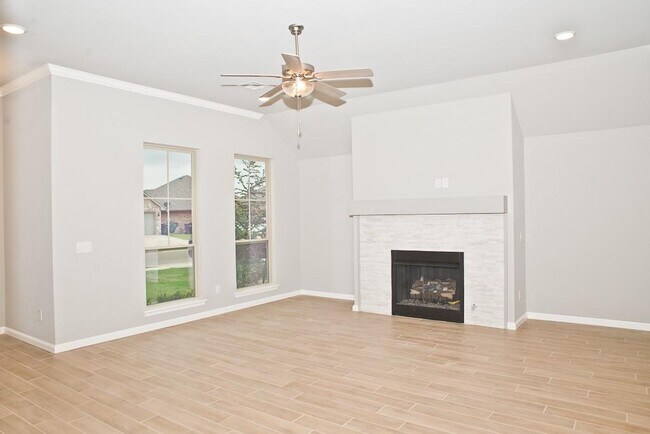 Building Photo - 1005 SW 140th St