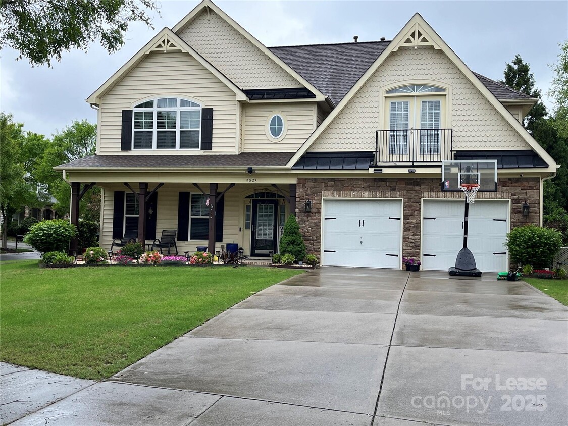 Foto principal - 3026 Scottcrest Way