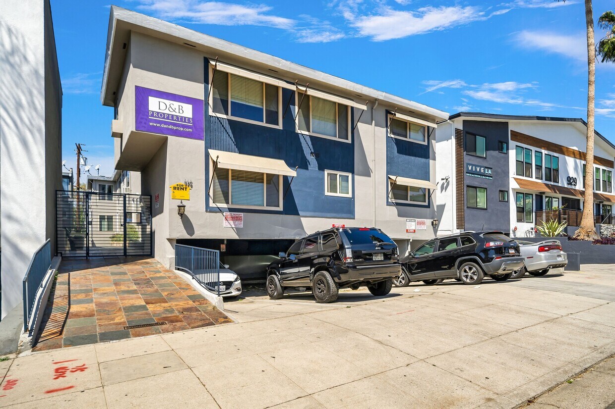 Primary Photo - Ascent at 925 Curson Apartments