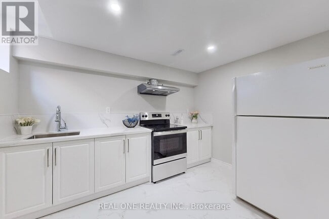 Building Photo - 27 Gladiola Ct