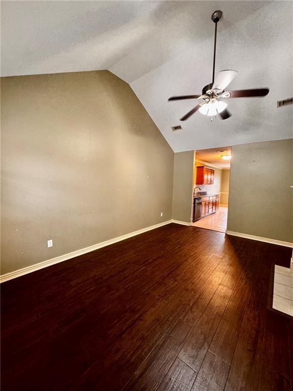 Foto del edificio - 286 Copper Oaks Dr