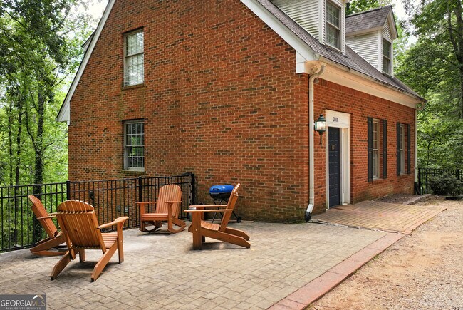 Building Photo - 3978 Pineshore Cir