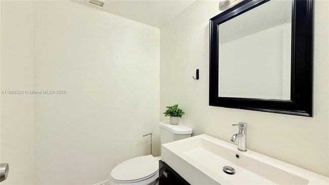 Foto del edificio - 1465 NE 123rd St