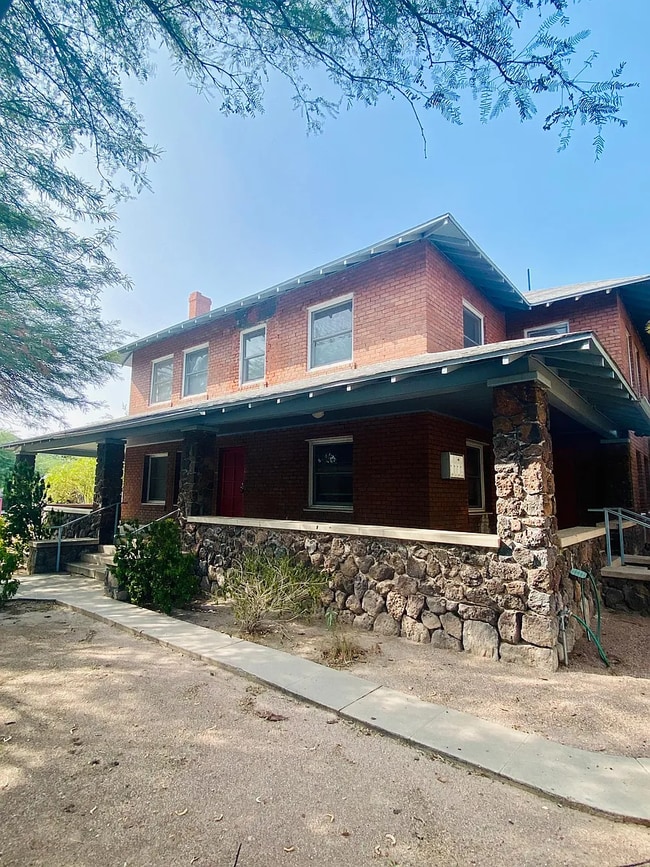 Building Photo - 503 E University Blvd