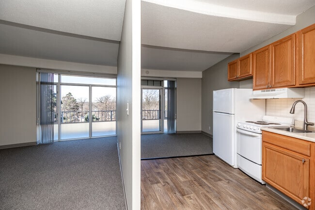 Interior Photo - Plymouth Place Retirement Community 62+