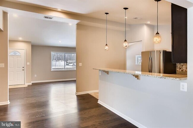 Building Photo - 6724 Alter St