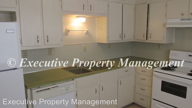 Building Photo - 2 br, 1 bath Apartment - 309 Sunset Lane