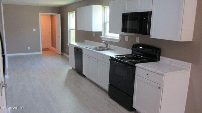 Photo - 17317 Avondale Cir House