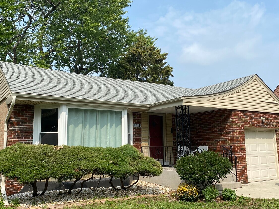 7912 Keystone Ave, Skokie, IL 60076 House Rental in Skokie, IL