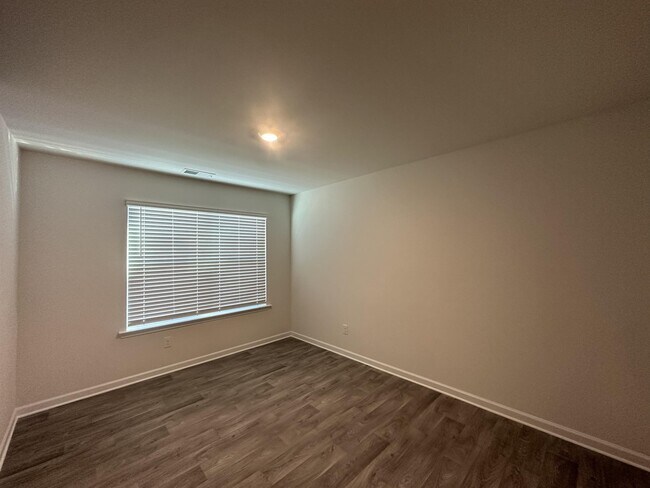 Building Photo - 6017 Northway forest Dr